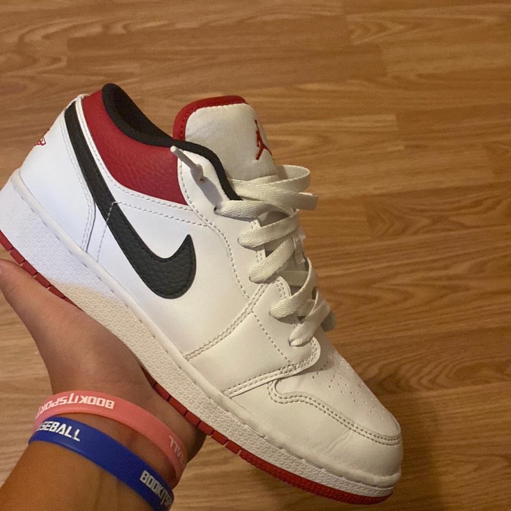Jordan 1 White University Red Black